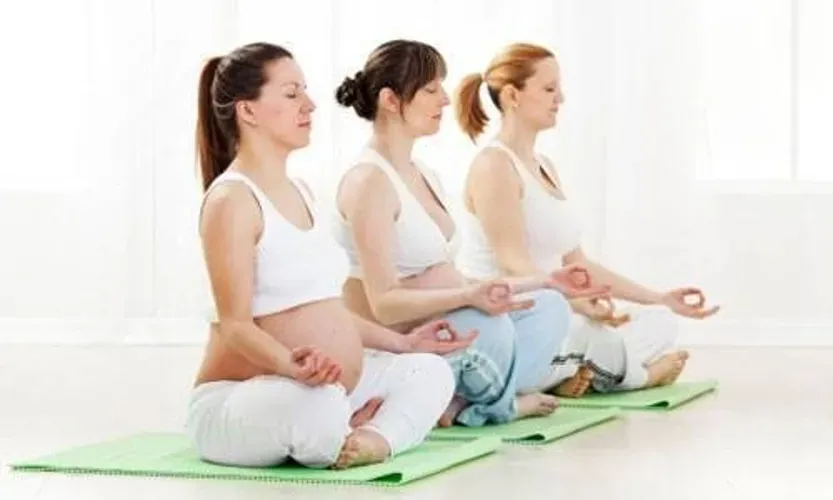 11 bài tập yoga giúp mẹ bầu sinh con dễ dàng