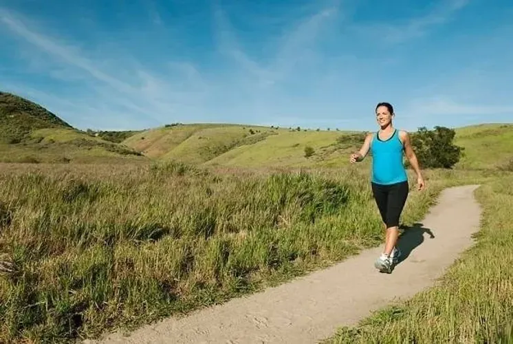 9 hành động mẹ bầu tuyệt đối không nên làm sau bữa ăn