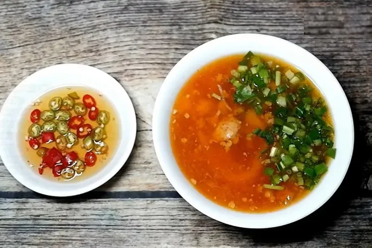 Bánh canh Nam Phổ – Món ăn đặc trưng nổi tiếng của ẩm thực Huế thu hút thực khách