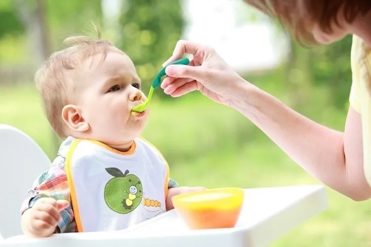 Bé ăn dặm bao nhiêu là đủ, mẹ có biết?