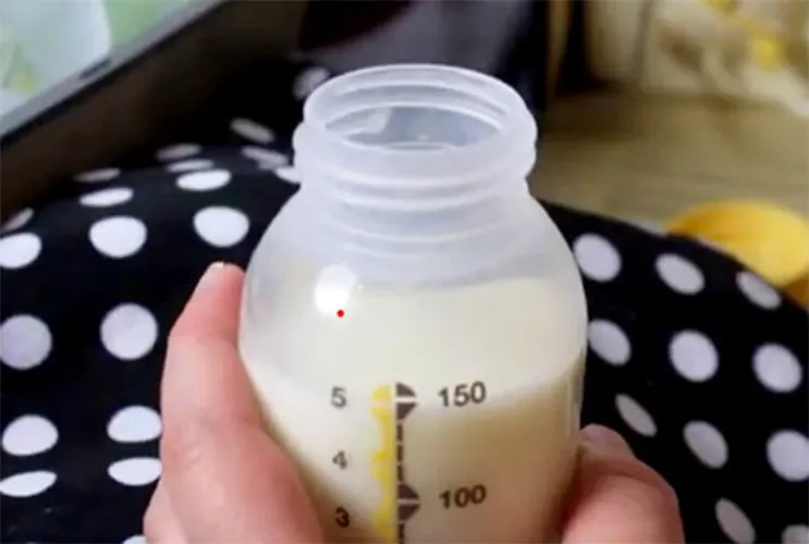 Sữa mẹ để trong bình giữ nhiệt được bao lâu là an toàn?
