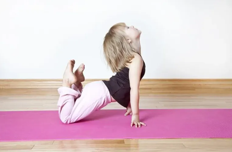 Tập yoga cho trẻ mang lại nhiều lợi ích không ngờ mẹ cần biết